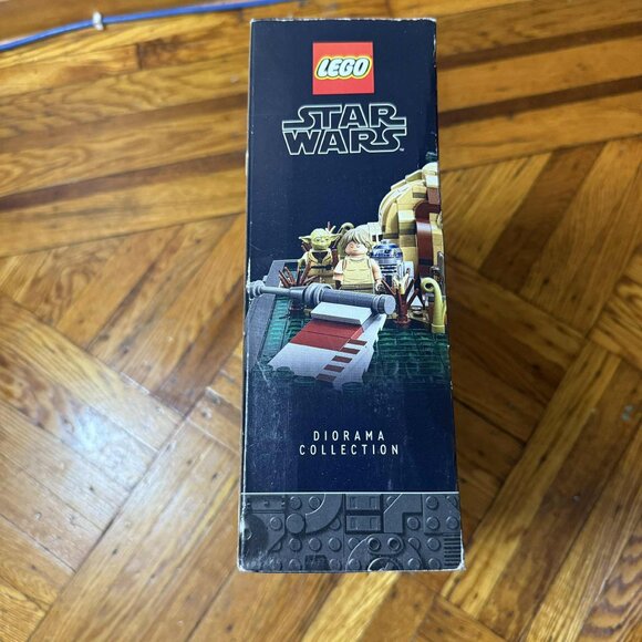 LEGO Star Wars Dagobah Jedi Training Diorama 75330 NIB 1000 pc Retired Gift NEW - Picture 5 of 7